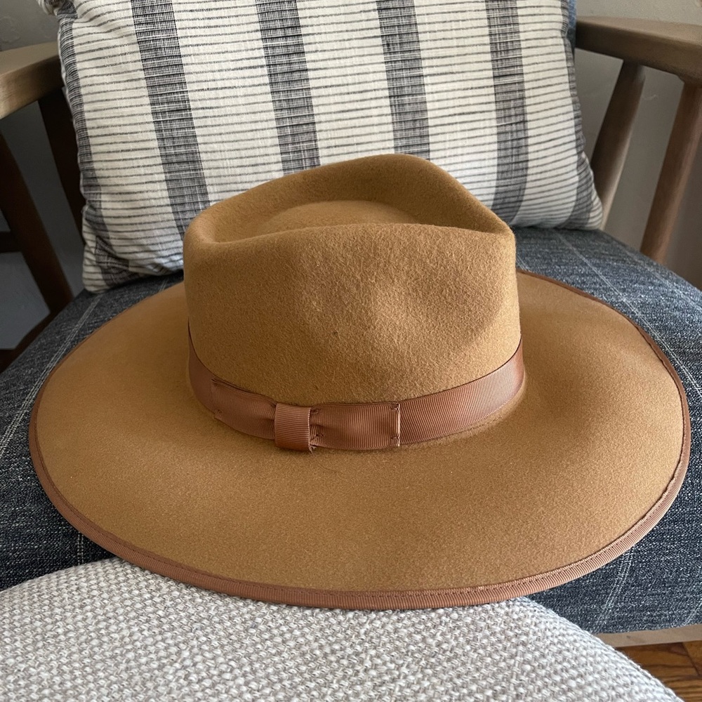 NWT Camel adjustable womens hat